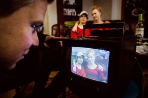 Agnes Lindström Bolmgren, Sune Eskelinen, and Mattias Malmros in A Kumla Love Story (2017)