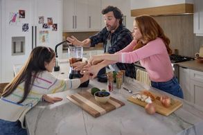 Cora Bella, Juan Pablo Di Pace, & Sarah Drew in Branching Out