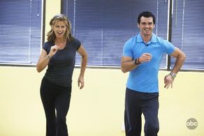 Kathy Ireland and Driton 'Tony' Dovolani in Dancing with the Stars (2005)