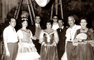 Juan Carlos Altavista, Nelly Beltrán, María del Pilar Lebrón, Fernando Siro, and Lolita Torres in La Casa de la Troya (1