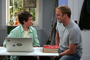 Jay Mohr and Ryan Malgarini in Gary Unmarried (2008)