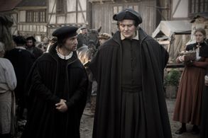 Devid Striesow and Ludwig Trepte in Katharina Luther (2017)