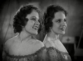 Daisy Hilton and Violet Hilton in Freaks (1932)
