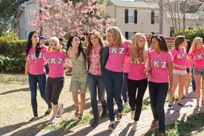 Kelly Osbourne, Megan Park, Miley Cyrus, Lauren McKnight, Eloise Mumford, Morgan Simone, and Alexis Knapp in So Undercov