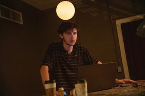 Nick Robinson in Silk Road (2021)