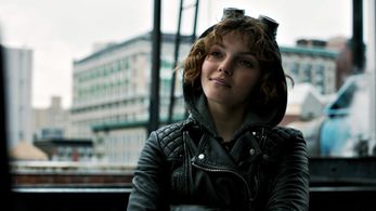 Camren Bicondova in Gotham (2014)