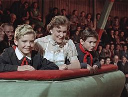 Maya Blinova, Gennadi Khudyakov, and Aleksei Litvinov in The Flying Carpet (1957)