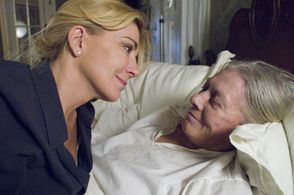 Vanessa Redgrave and Natasha Richardson in Evening (2007)