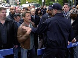 Joel Gretsch in V (2009)