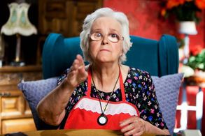 Chus Lampreave in Fenómenos (2012)