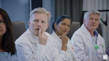 Joakim Skarli as Doctor Skarre in Kongsvikklinikken