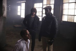 Matthew Rhys and Dwayne A. Thomas in The Americans (2013)