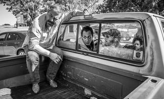 Julio Cedillo, Jero Medina and director Merced Elizondo in Manos de Oro