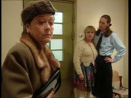 Marina de Graaf, Pim Lambeau, and Dela Maria Vaags in Vrouwenvleugel (1993)