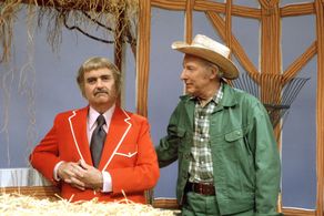 Hugh Brannum and Robert Keeshan in Captain Kangaroo (1955)