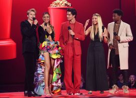 Kevin Mazur, Madelyn Cline, J.D., Madison Bailey, Chase Stokes, and Rudy Pankow at an event for 2021 MTV Movie & TV Awar