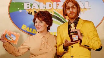 Sebnem Bozoklu and Erkan Kolçak Köstendil in Ulan Istanbul (2014)