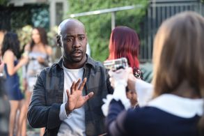 D.B. Woodside and Lauren Lapkus in Lucifer (2016)