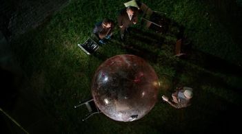 Ted Danson, Paul Guilfoyle, and David Berman in CSI: Crime Scene Investigation (2000)