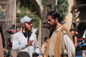 Jim Caviezel and Andrew Hyatt in Paul, Apostle of Christ (2018)