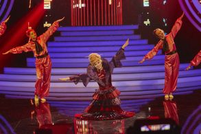 Hana Holisová in Tvoje tvár má známý hlas (2016)