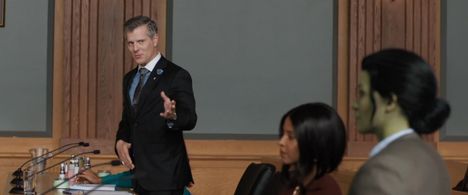 Tatiana Maslany and Darin Toonder in She-Hulk: Attorney at Law (2022)