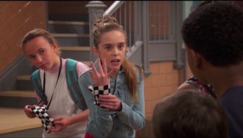 Still Of Jenna Davis in Raven's home (2018) in All Sewn Up