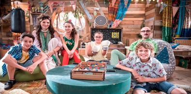 Shaked Hecht, Roni Hadar, Kobi Farag, Michael Frank, Topaz Maron, and Gal Shelhav Aharonovich in Tree House Kids (2016)