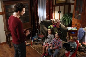 Vivian Zink, David Walton, Ava Davila, and Aaron Fernando in About a Boy (2014)