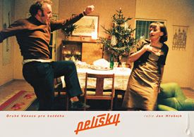 Jaroslav Dusek and Eva Holubová in Cosy Dens (1999)