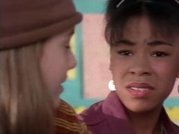 Alexis Fields and Larisa Oleynik in The Secret World of Alex Mack (1994)
