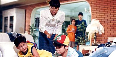 Paolo Contis, Serena Dalrymple, Stefano Mori, Princess Punzalan, and Emman Abeleda in Haba-baba-doo! Puti-puti-poo! (199