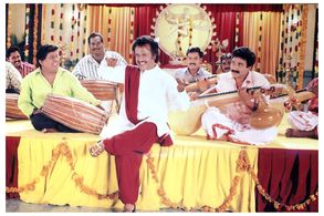 Ramesh Khanna, Rajinikanth, and Senthil in Padaiyappa (1999)