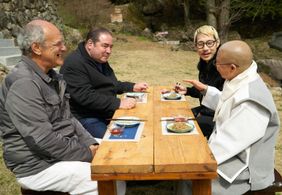 Shep Gordon, Emeril Lagasse, Danny Bowien, and Jeong Kwan in Eat the World with Emeril Lagasse (2016)