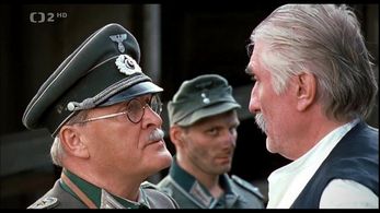 Vladimír Brabec, Radek Holub, and Pavel Landovský in Halt, or I'll Miss! (1998)