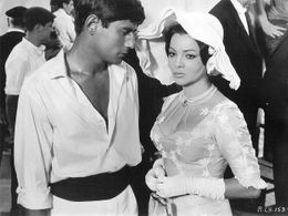 Luigi Giuliani and Sara Montiel in La reina del Chantecler (1962)
