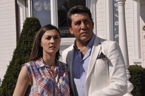 Emre Kinay and Burcu Özberk in Günesin Kizlari (2015)