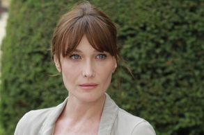 Carla Bruni in Midnight in Paris (2011)