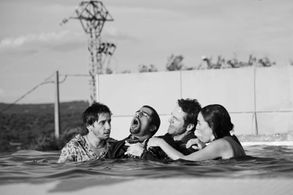 La Propina (short). Still Rikar Gil, Gustavo Salmerón, Alberto Ferreiro and Nahia Láiz.