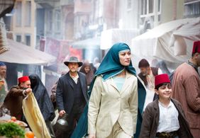 Russell Crowe, Olga Kurylenko, and Dylan Jett in The Water Diviner (2014)