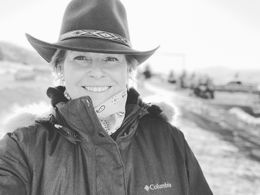 DANA SPARKS The Redeemer Behind The Scenes