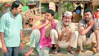 Makarand Anaspure and Chetan Dalvi in Sagla Karun Bhagle (2011)