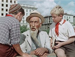 Gennadi Khudyakov, Aleksei Litvinov, and Nikolay Volkov in The Flying Carpet (1957)