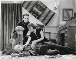 Marie Burton, Bill Cody Jr., Bill Cody, and William McCall in Outlaws of the Range (1936)
