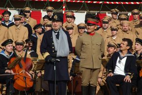 Bruno Ganz and Ken Matsudaira in The Ode to Joy (2006)