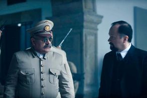 Still of Orlando Moguel (Francisco I. Madero) and Dagoberto Gama in 