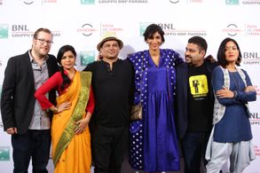 Sol Bondy, Pan Nalin, Sandhya Mridul, Anushka Manchanda, and Rajshri Deshpande at an event for Indian (1996)