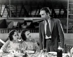 Roscoe Ates, Daisy Hilton, and Violet Hilton in Freaks (1932)