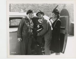 Tom Dugan, Barbara Read, and Kane Richmond in The Shadow Returns (1946)