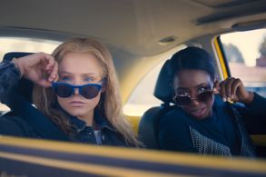 Kristen Bell and Kirby Howell-Baptiste in Queenpins (2021)